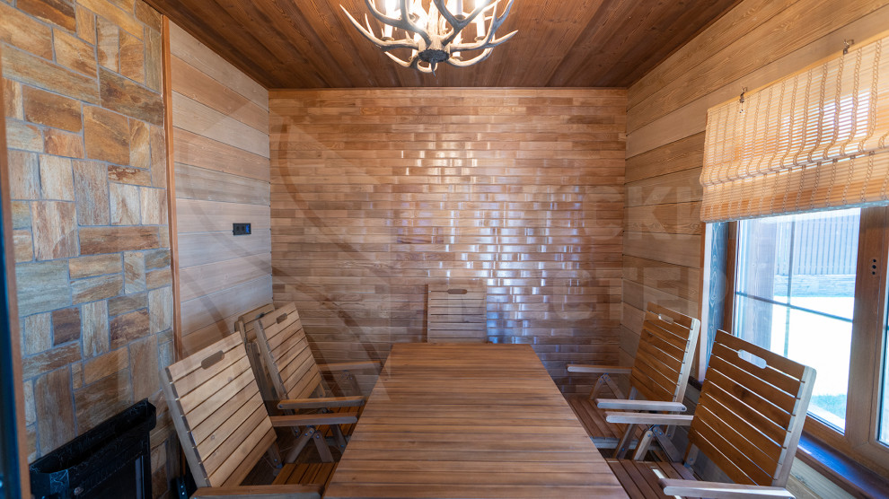 Дом в стиле шале на берегу Правдинского озера