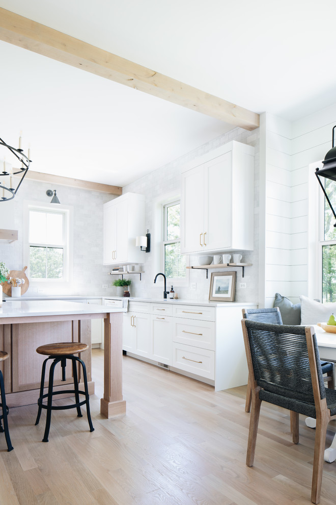 Transitional kitchen photo in Chicago