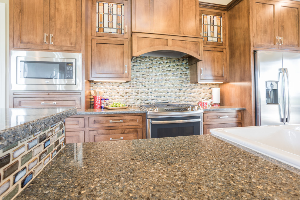 Kitchen - transitional kitchen idea