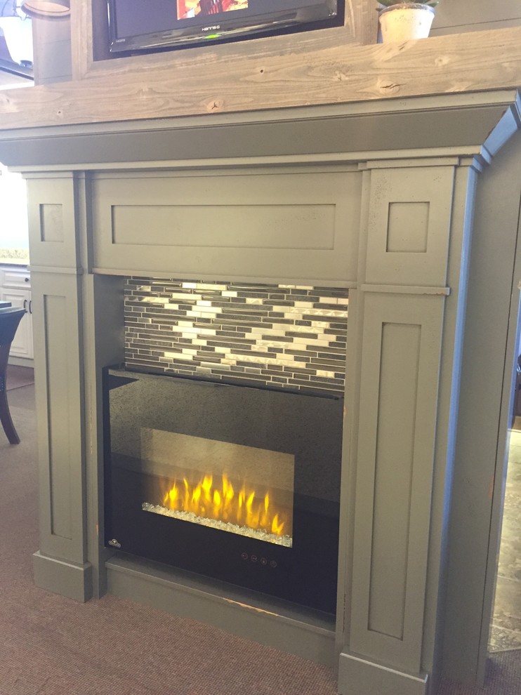 SHOWROOM TV and Fireplace Display Transitional Living Room