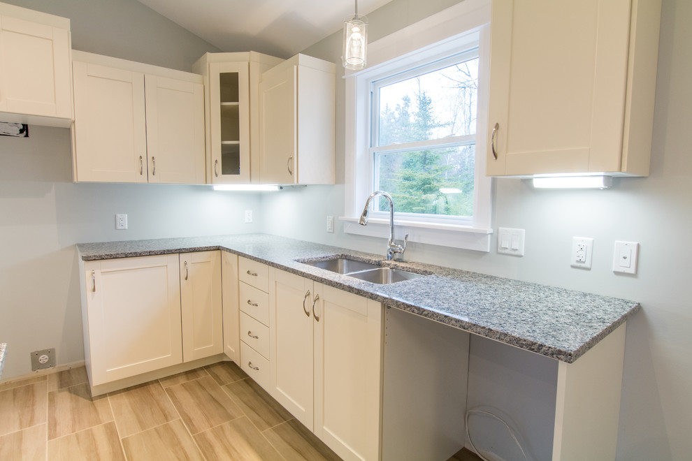Home design - transitional home design idea