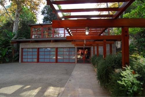 This is an example of a mediterranean garage in Los Angeles.
