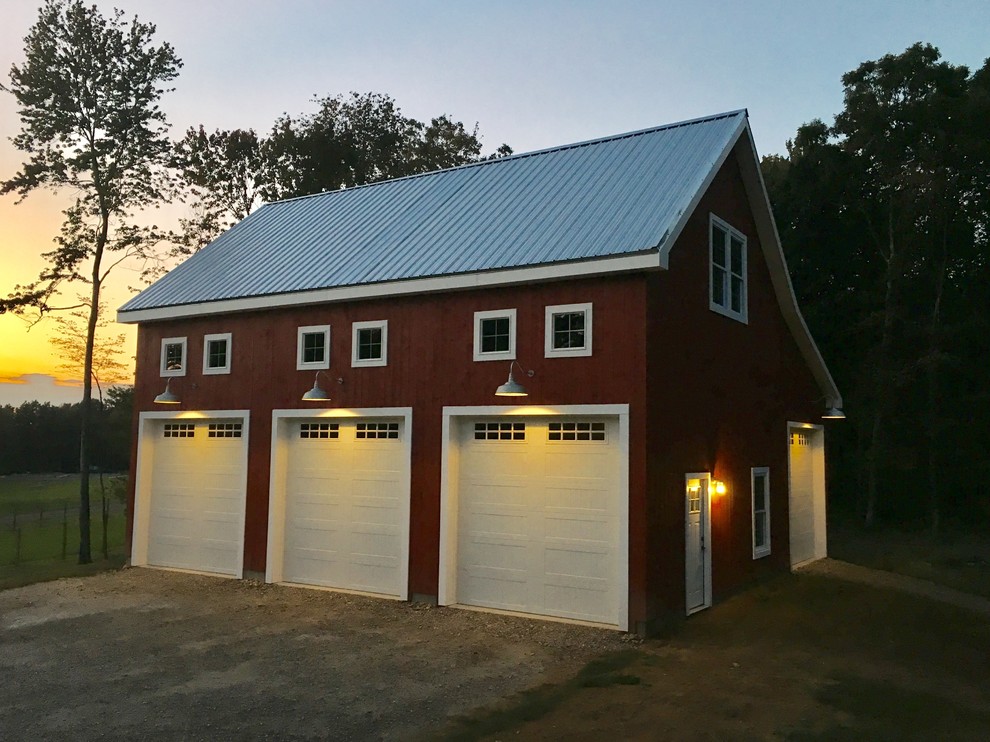 This is an example of a mid-sized country detached four-car garage in Bridgeport.