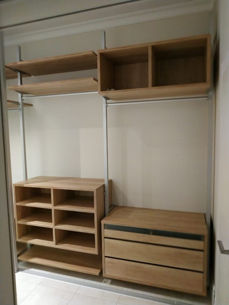 Гардеробная система UNO с раздвижными дверьми raumlus