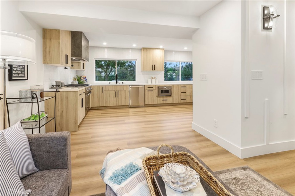Woodland Hills modern flat door kitchen cabinets
