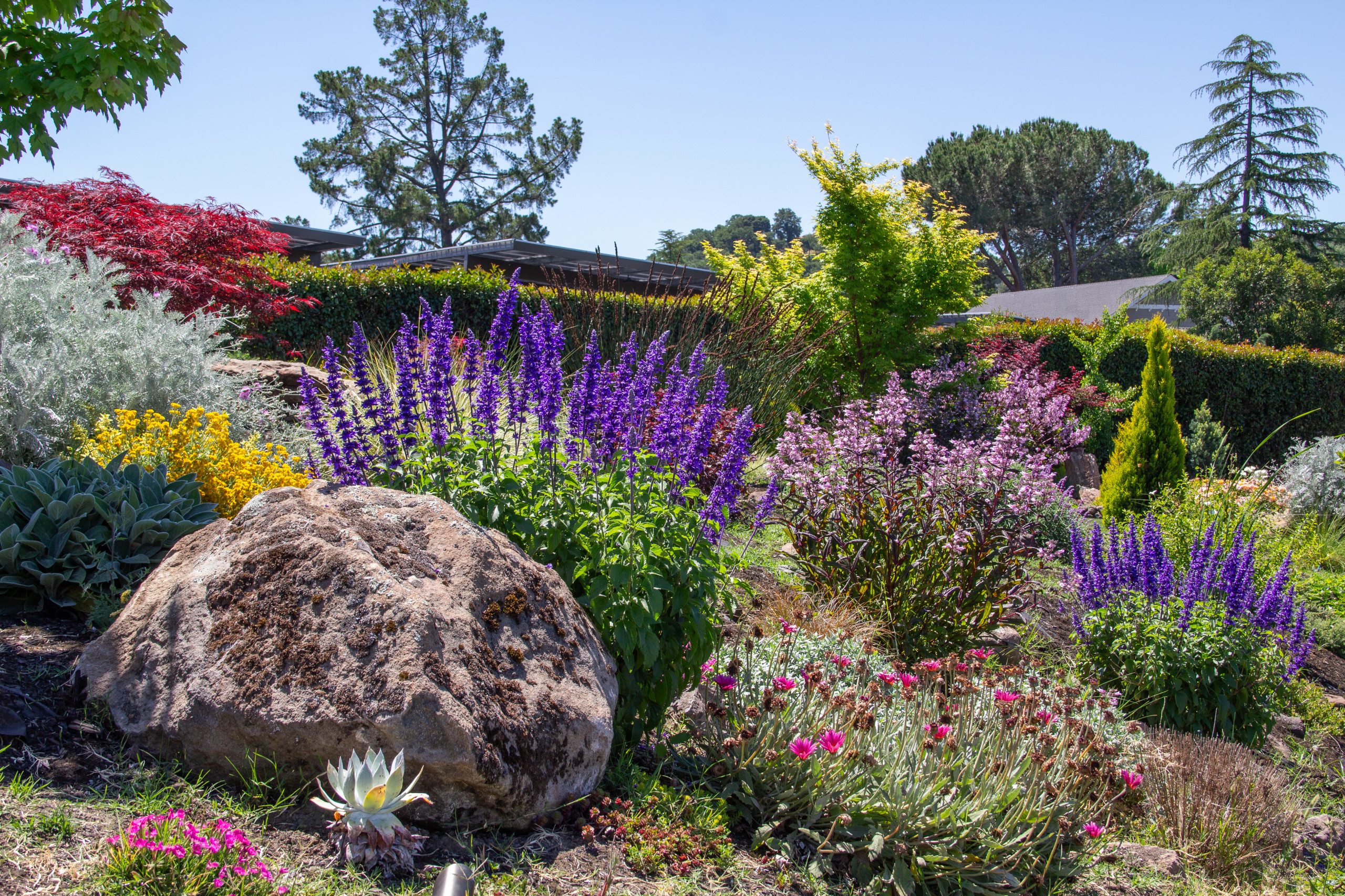 Roundhill Country Club Entrances