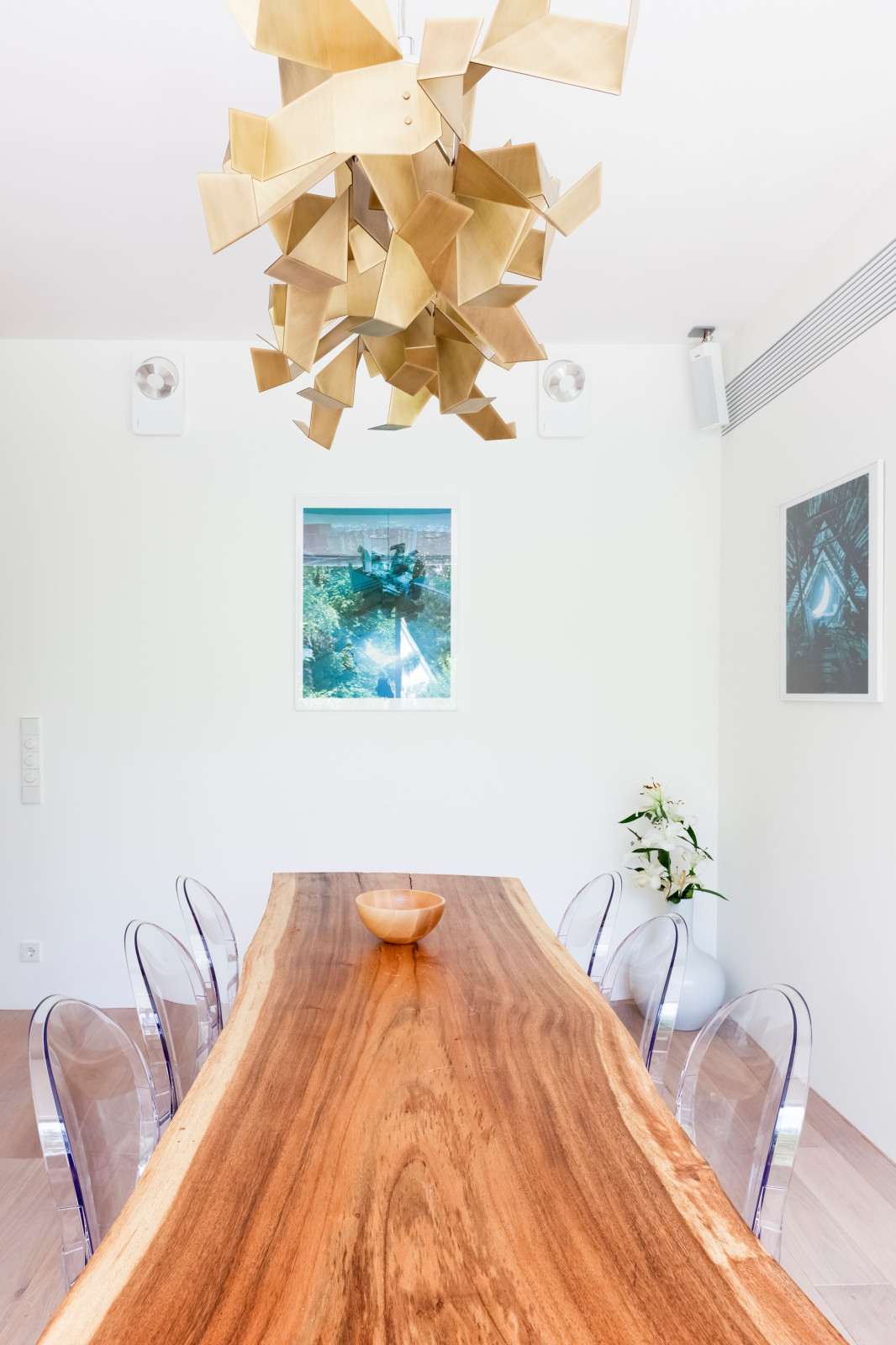 Коттедж в поселке "N"