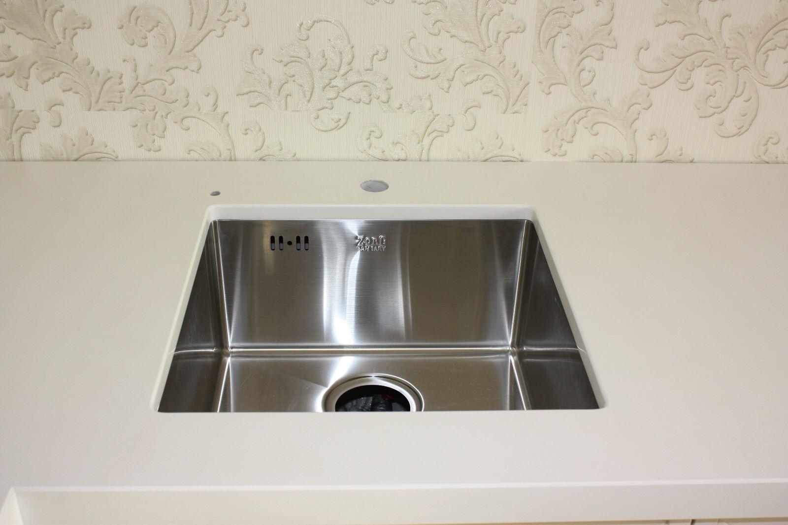 Кухонная столешница из кварцевого агломерата Radianz т.40мм