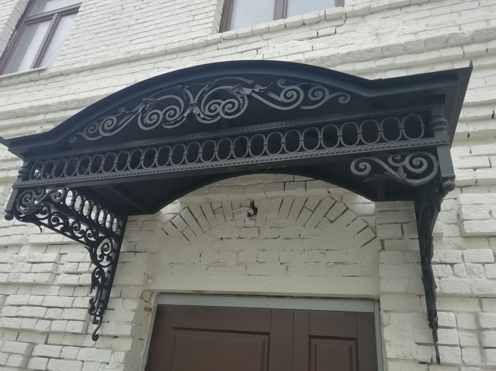 Кованый козырек в исторический центр Москвы (реставрация наследия)
