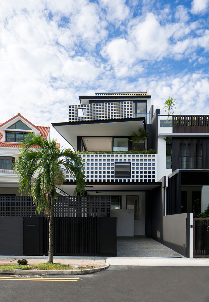 Design ideas for a contemporary exterior in Singapore.
