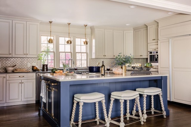 Stylish Makeover beach-style-kitchen