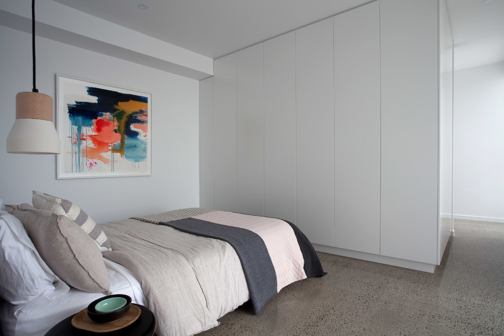 Photo of a midcentury bedroom in Melbourne.