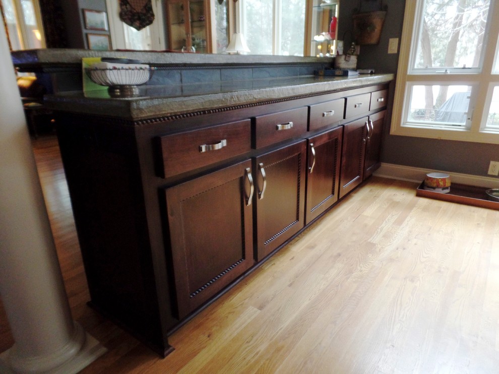 Inspiration for a large transitional kitchen remodel