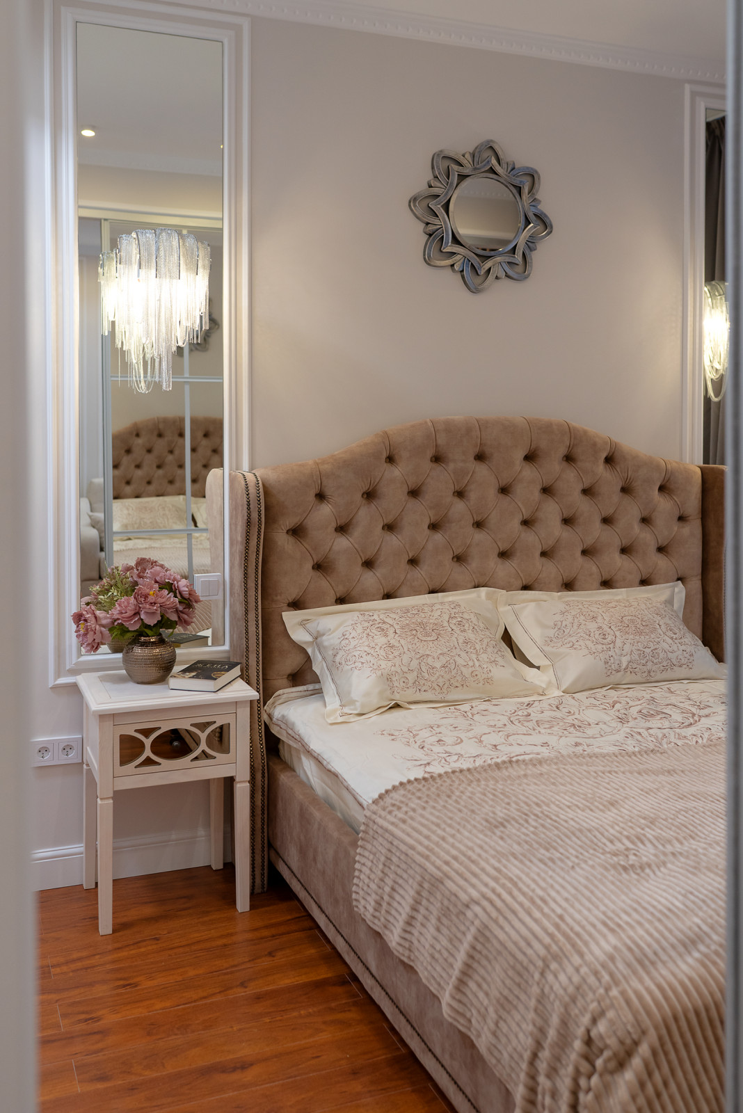 Двухкомнатная квартира 34кв.м. в неоклассическом стиле.