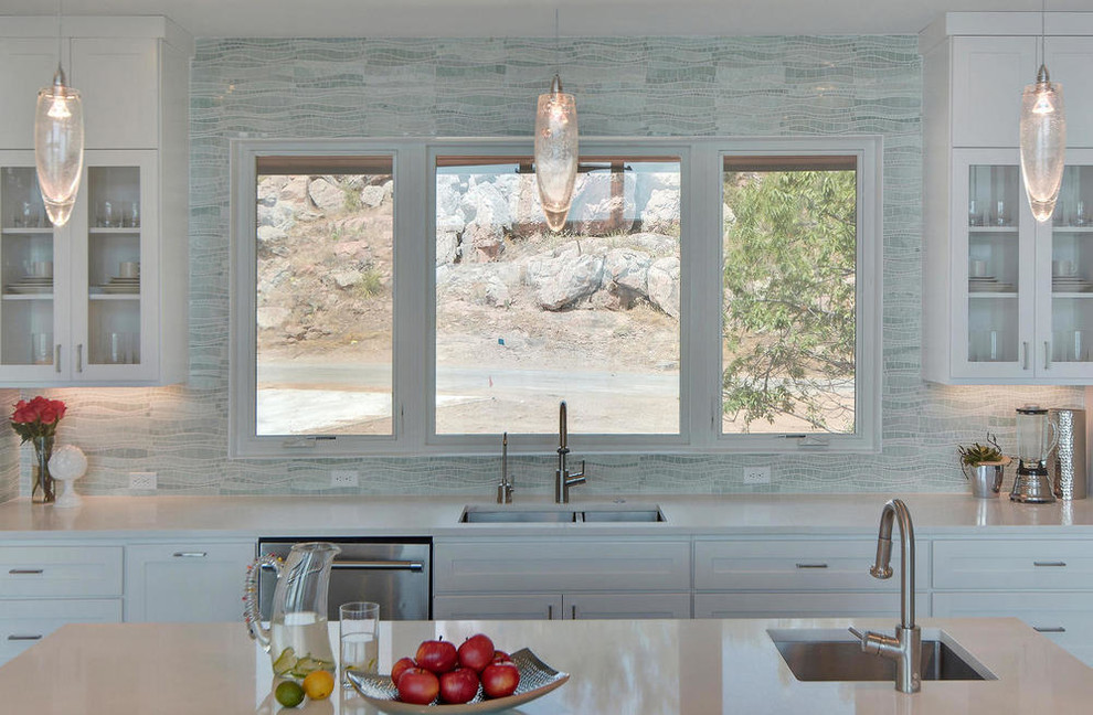 Transitional kitchen photo in Miami