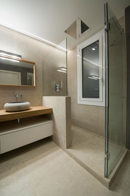 Reforma integral Eixample Barcelona modern-badezimmer