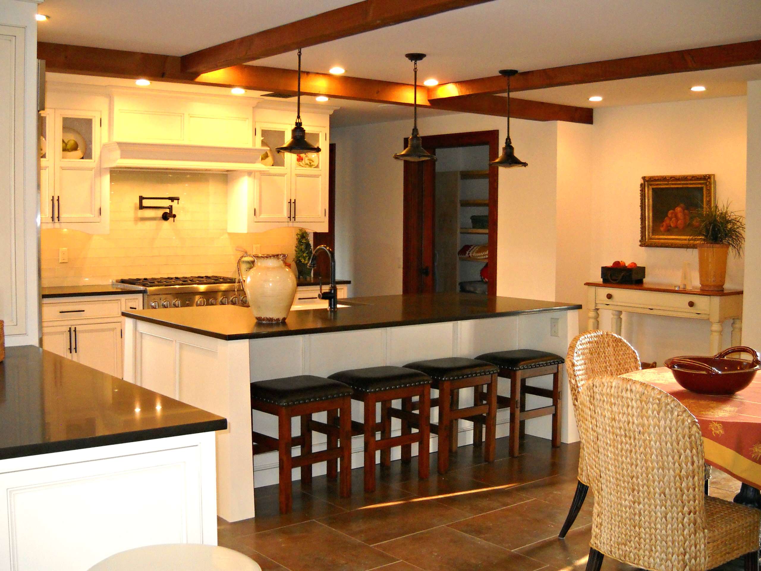 Great counter-top space!