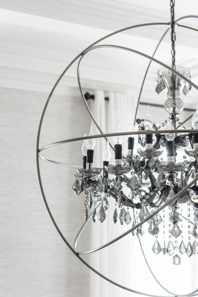 Inspiration for a transitional home design remodel in Toronto