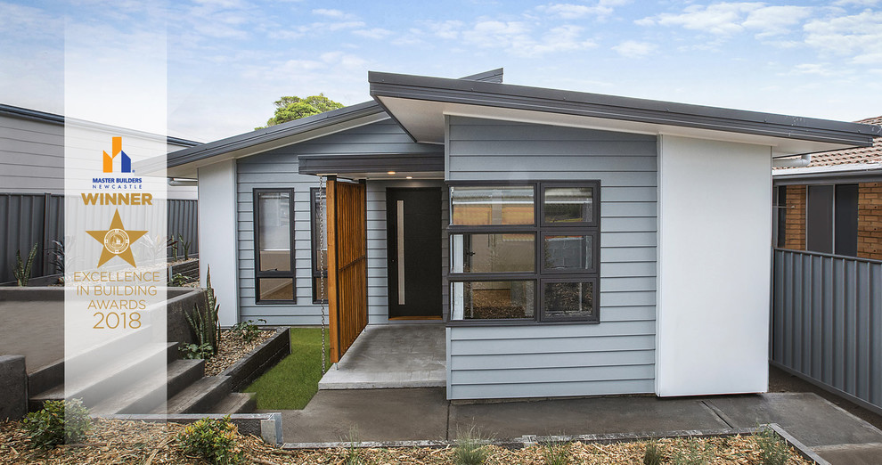 Design ideas for a mid-sized contemporary detached granny flat in Newcastle - Maitland.