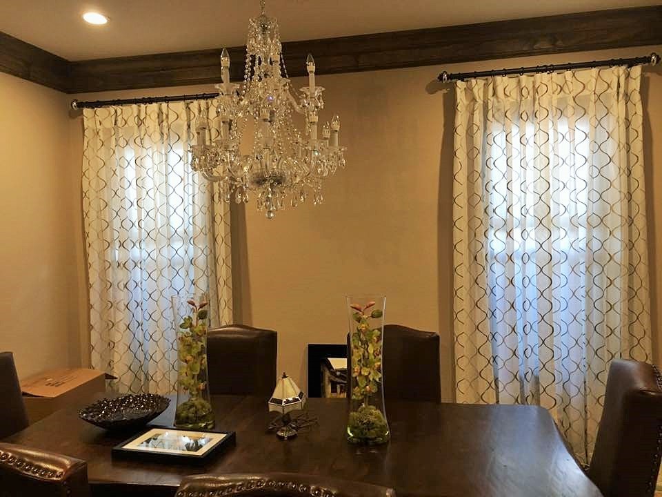 Inspiration for a transitional home design remodel in Houston