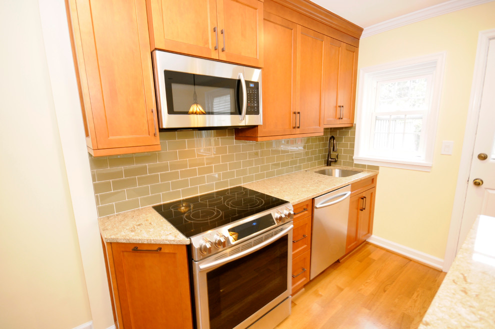 Transitional kitchen photo in DC Metro