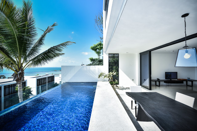 IR邸 contemporaneo-piscina