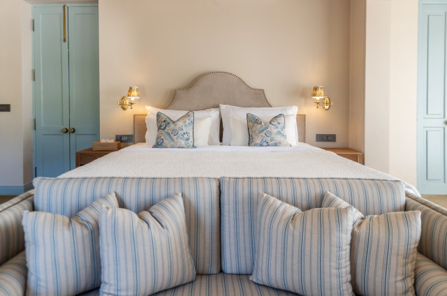 Classical Villa klassisch-modern-schlafzimmer