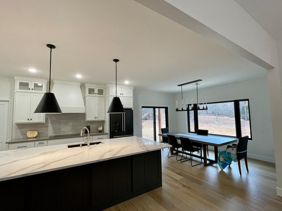 Hoyer Modern Kitchen