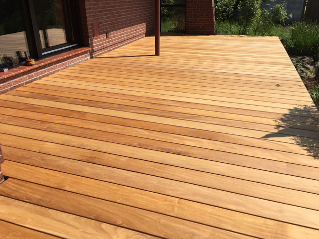 Custom Decks contemporary-terrace