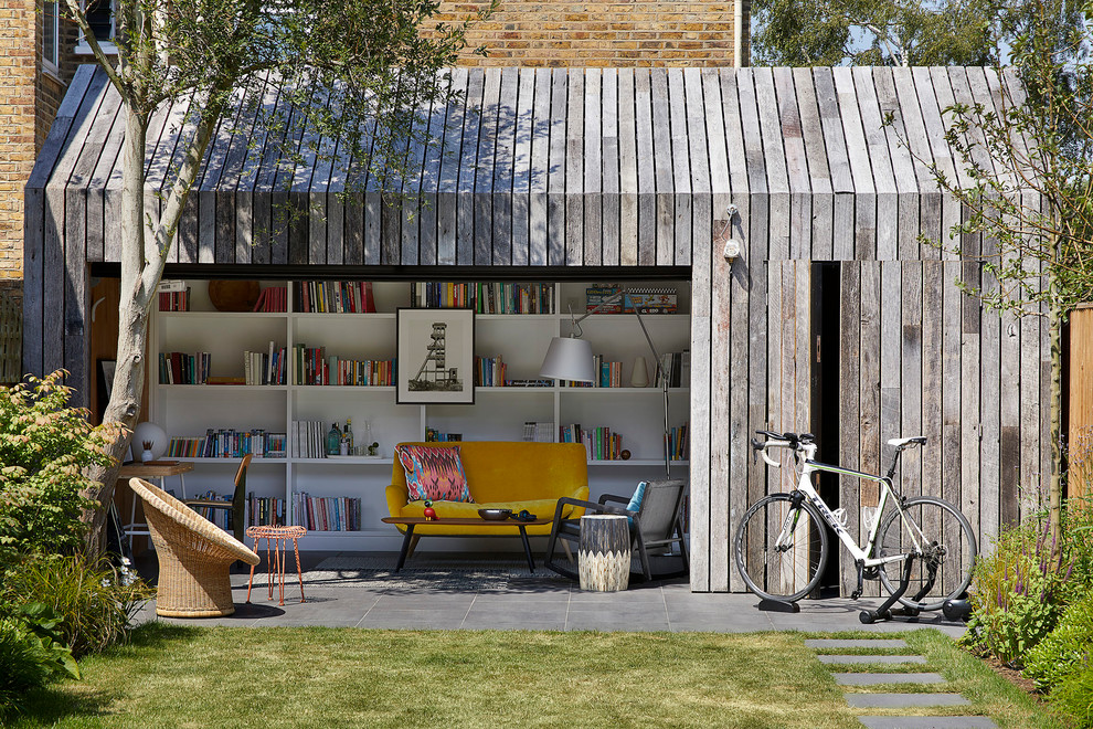 This is an example of a small scandinavian detached studio in London.