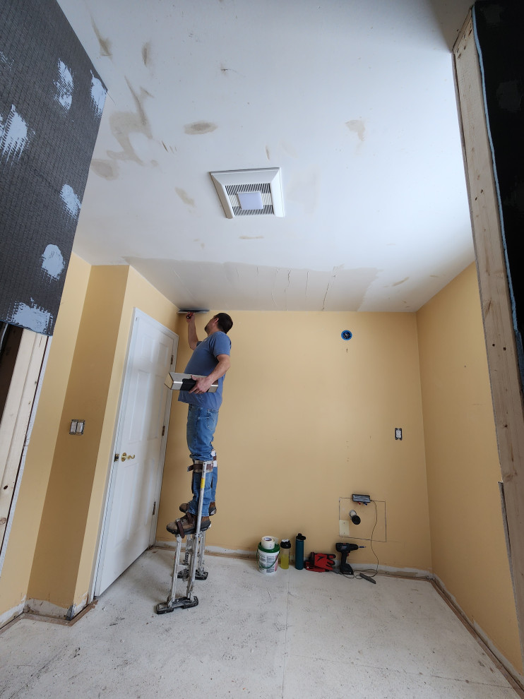 Tecumseh - Modern Aging-in-Place Master Bathroom Renovation
