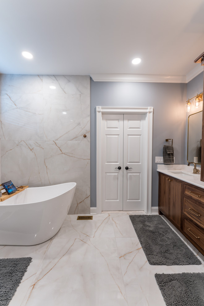 Indian Lake Walnut Bathrooms