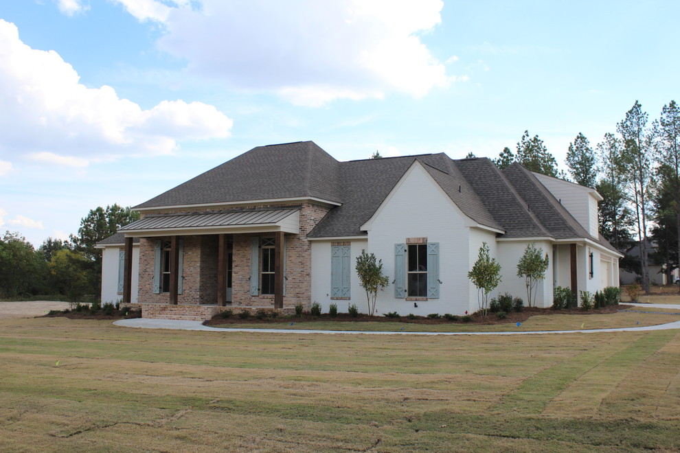Inspiration for a transitional home design remodel in Jackson