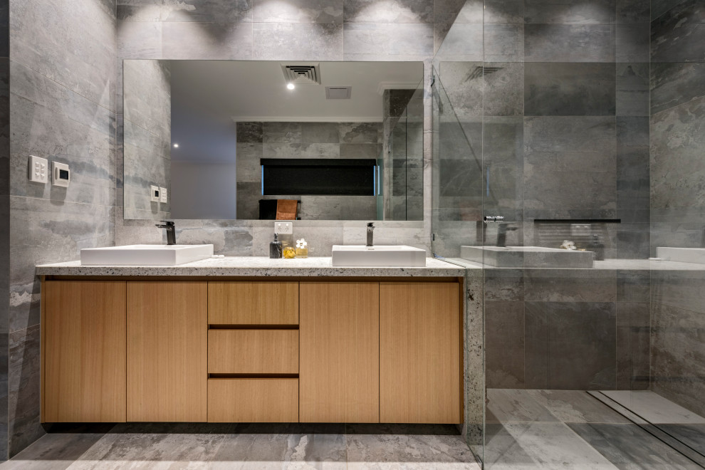 Design ideas for a contemporary bathroom in Perth.