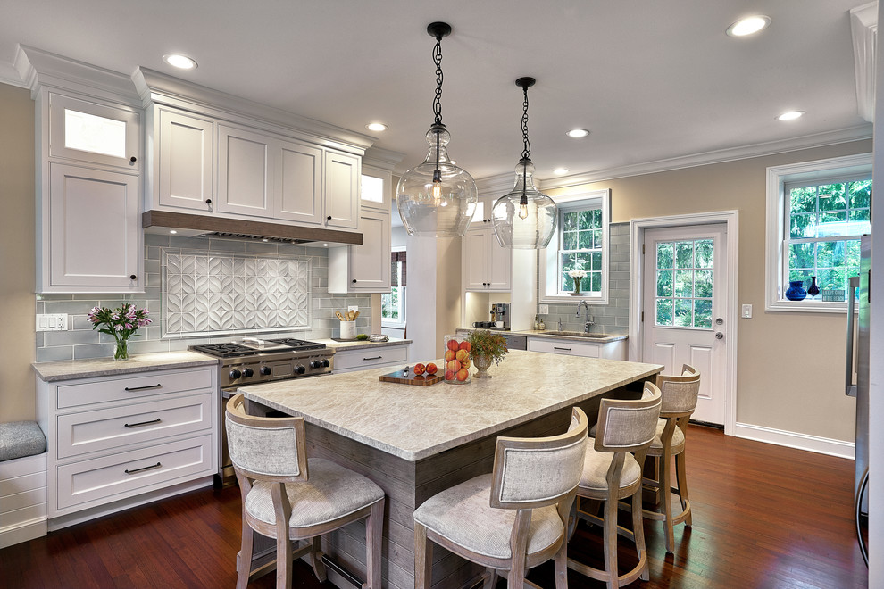 Inspiration for a transitional kitchen remodel in Chicago