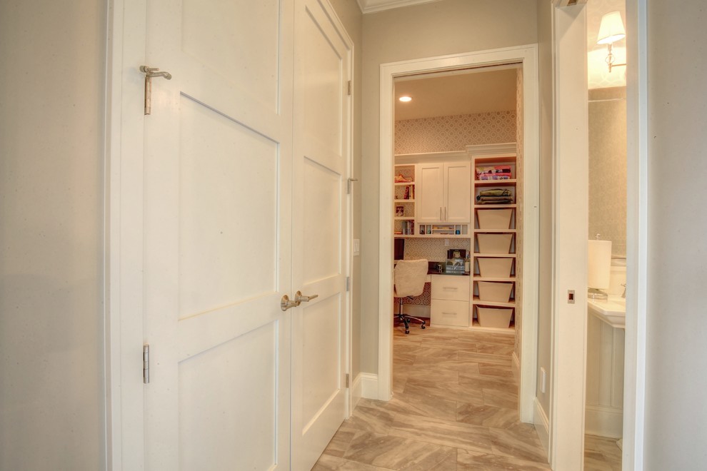 Home design - transitional home design idea in Chicago