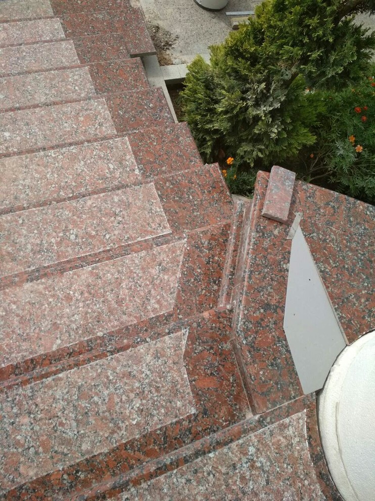 применение разных видов камня в одном доме