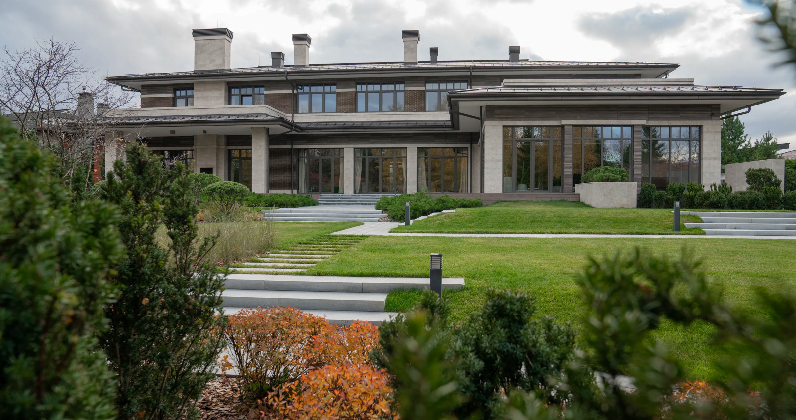 В стиле Райта. Модернизм. КП Монтевиль. 2021 г.