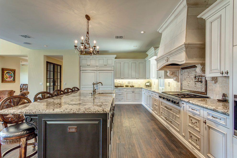 Example of a transitional kitchen design in Phoenix