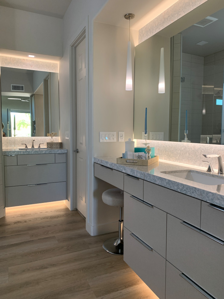 Bathroom - transitional bathroom idea in Phoenix