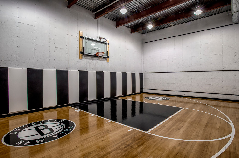 Design ideas for an expansive contemporary indoor sport court in New York with beige floor.
