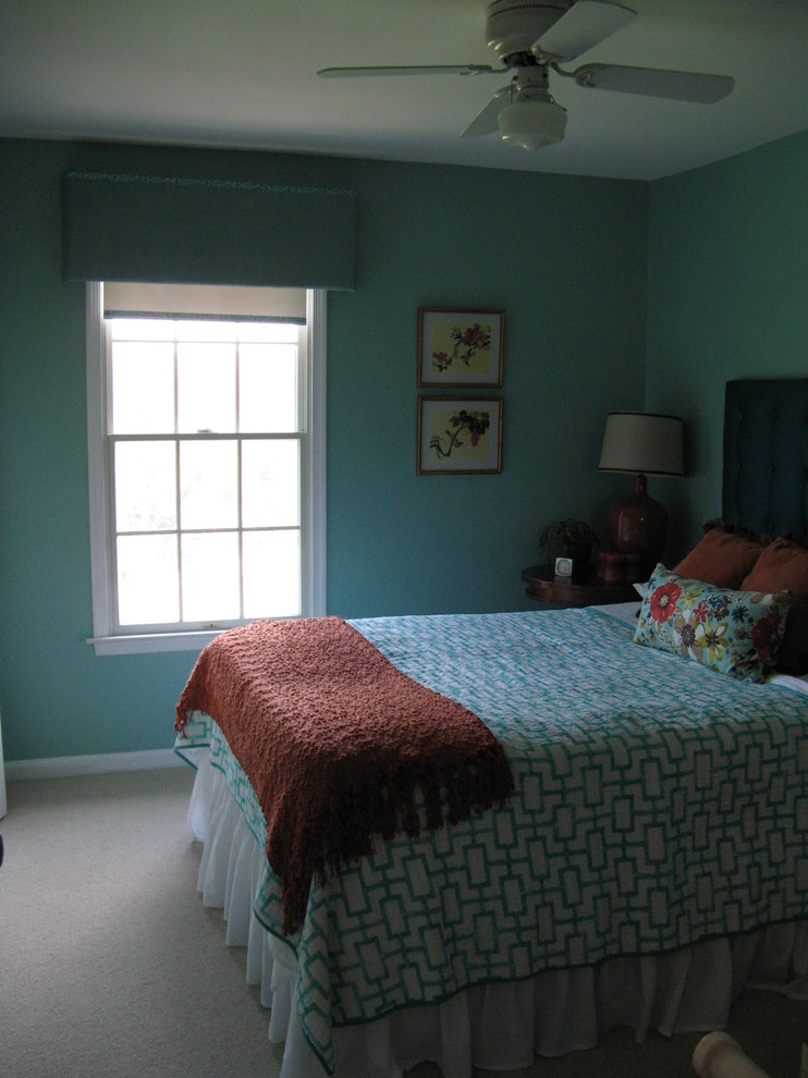 Example of a classic bedroom design in Baltimore