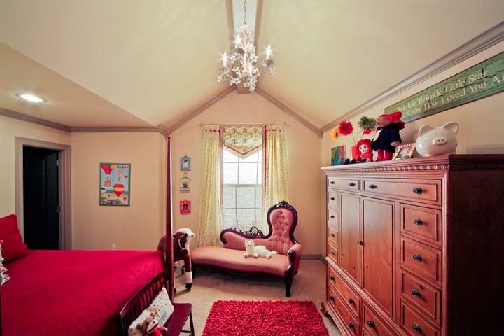 Design ideas for a traditional kids' room in New Orleans.