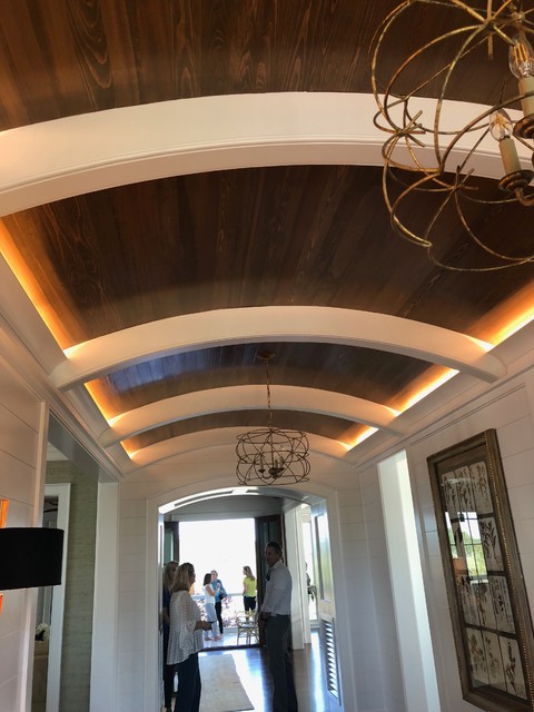 Entry ceiling 