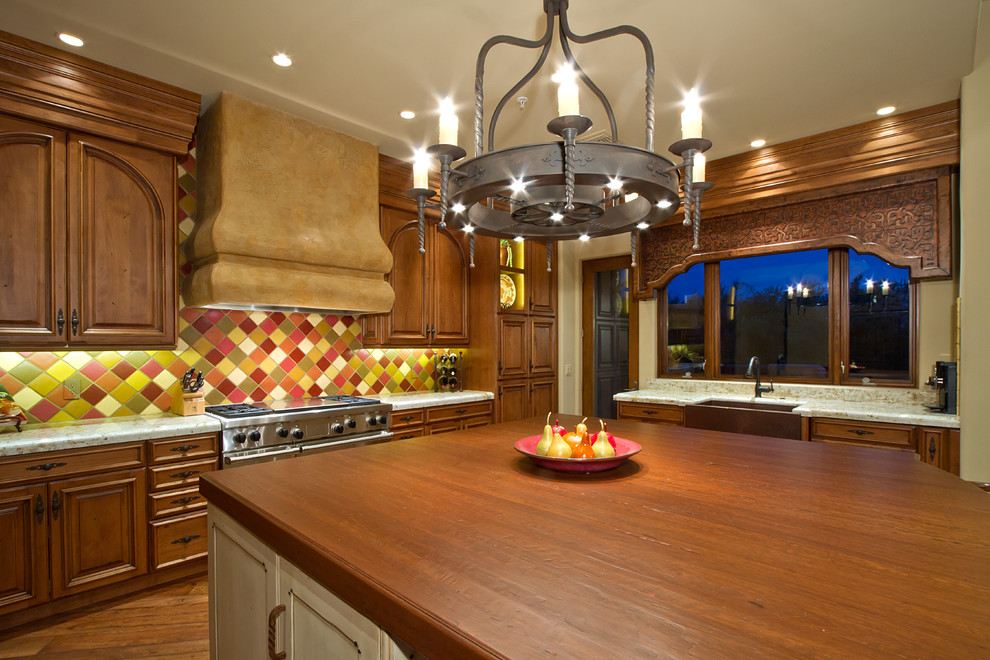 Kitchen - rustic kitchen idea in Phoenix