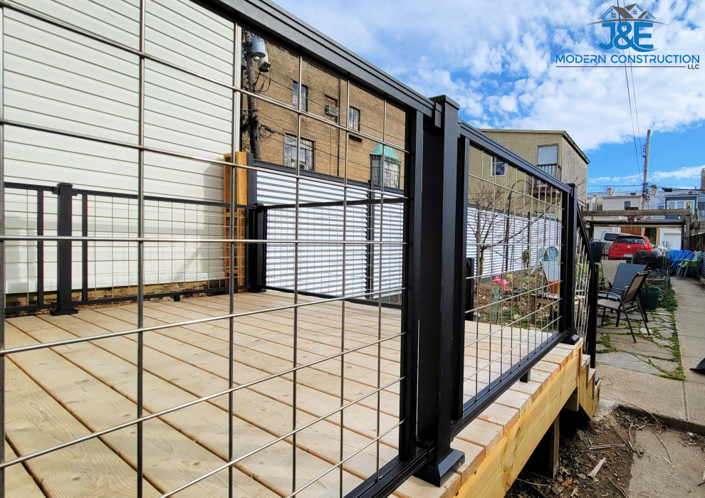 Inspiration for a contemporary deck remodel in DC Metro