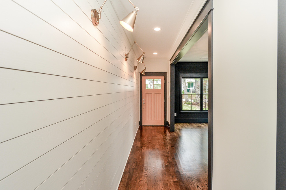 Example of a transitional home design design in Atlanta
