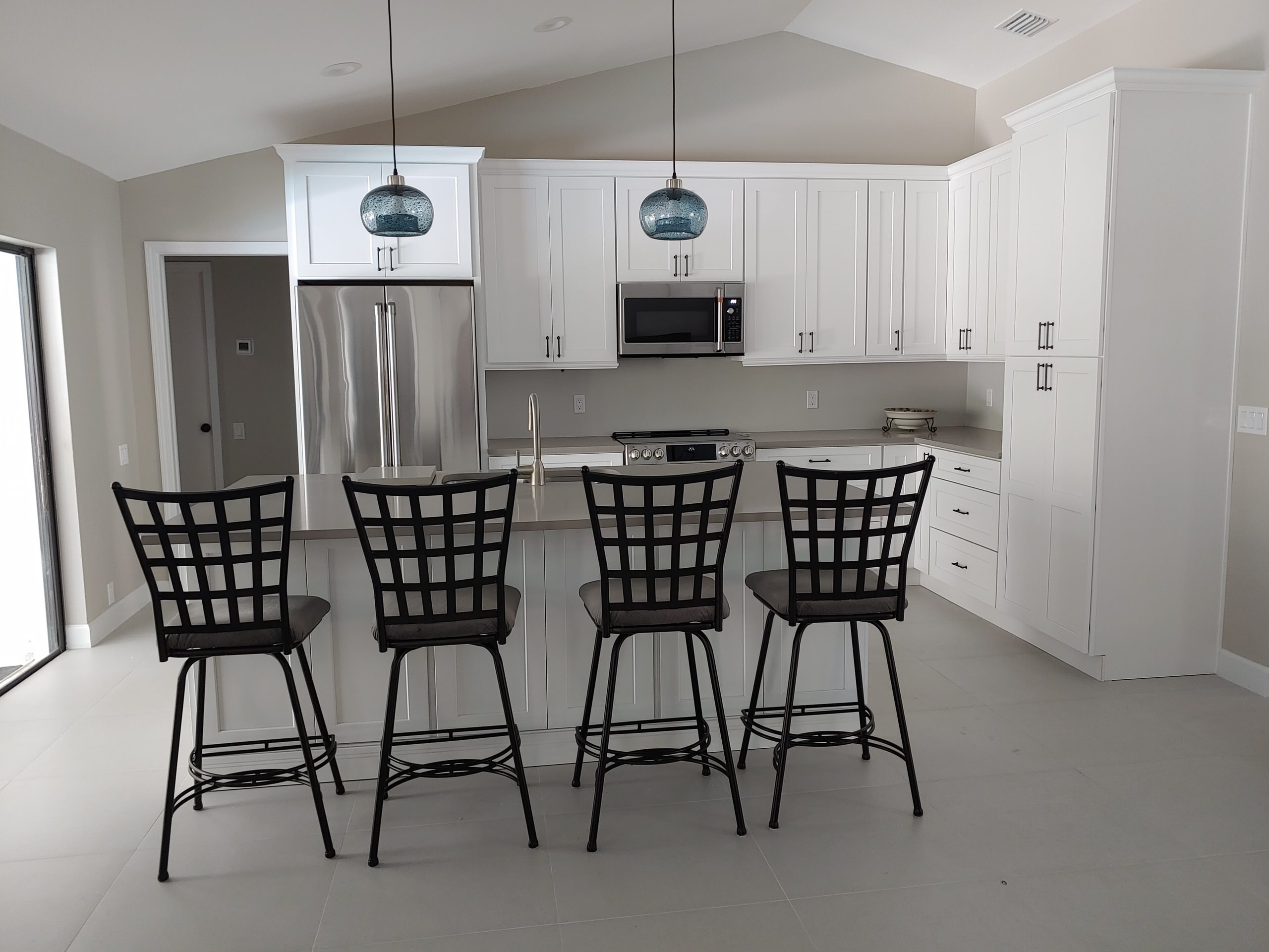 Jupiter Residence - New Kitchen/Living