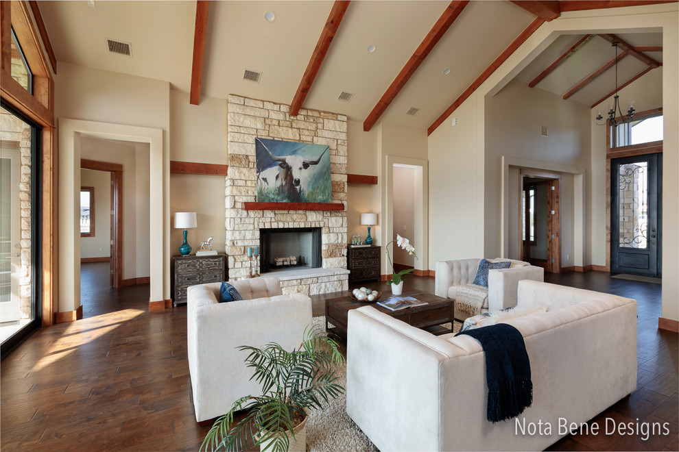 Inspiration for a transitional home design remodel in Austin