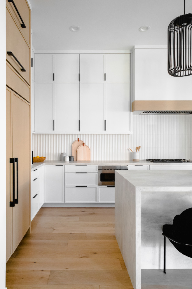 Kitchen - kitchen idea in Chicago